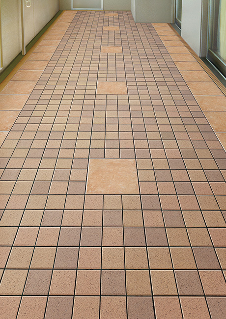 様々なバルコニータイルを組み合わせてこんなデザインも作ることが出来ます。